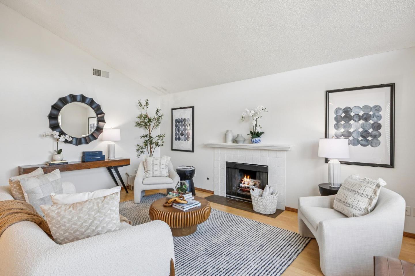 Detail Gallery Image 9 of 54 For 1557 Mizzen Ln, Half Moon Bay,  CA 94019 - 3 Beds | 2 Baths