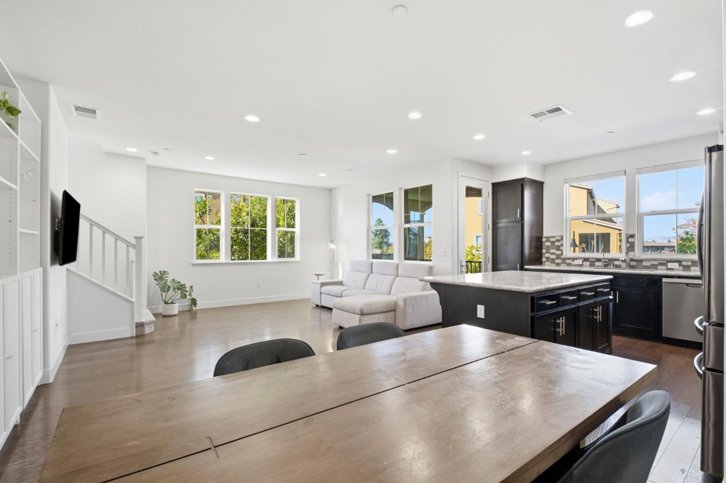 Detail Gallery Image 11 of 37 For 5724 Pandorea Ter, Newark,  CA 94560 - 2 Beds | 2/1 Baths