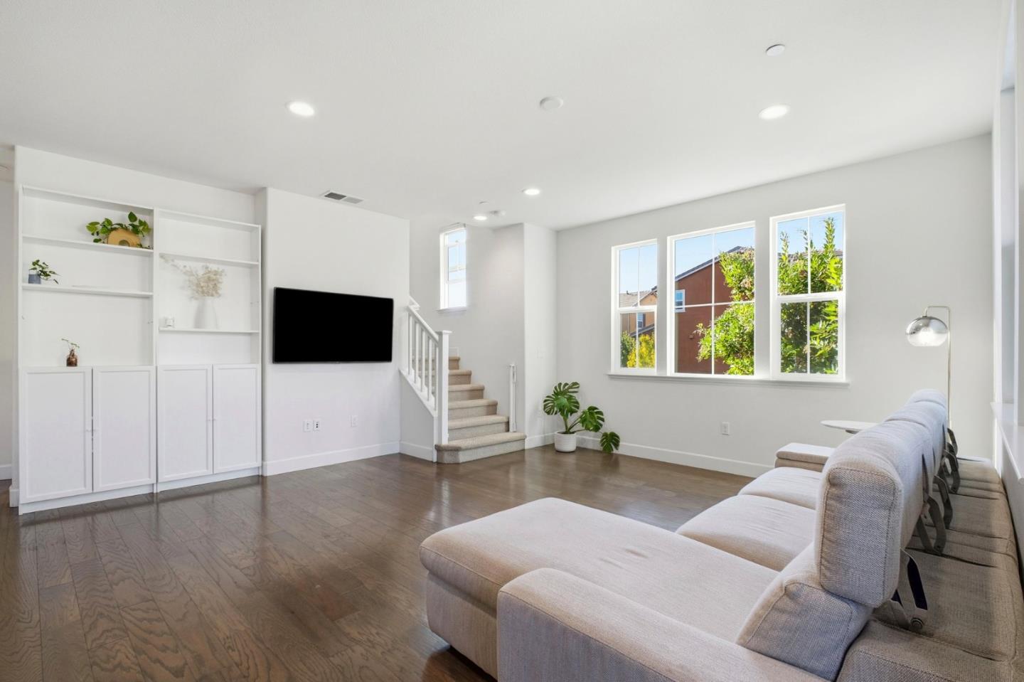 Detail Gallery Image 12 of 37 For 5724 Pandorea Ter, Newark,  CA 94560 - 2 Beds | 2/1 Baths