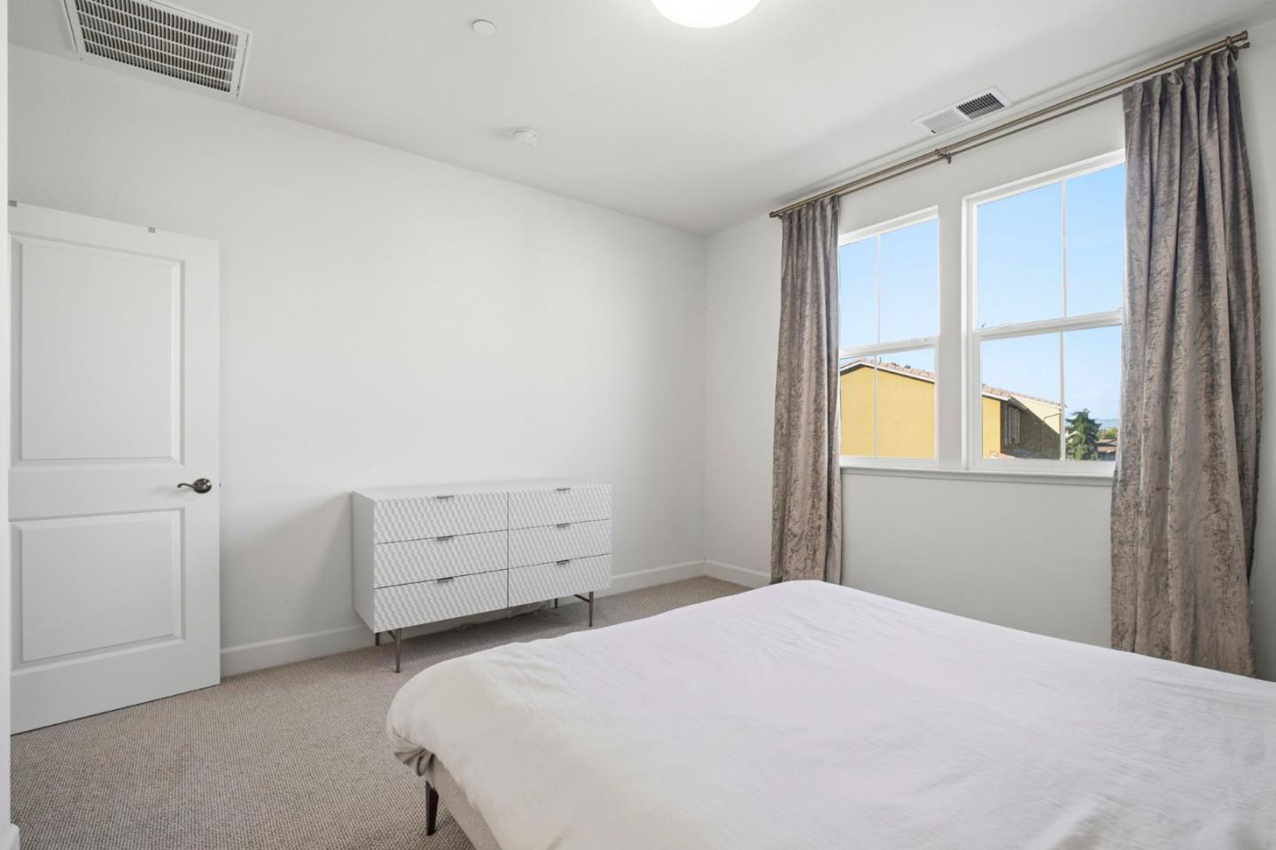 Detail Gallery Image 19 of 37 For 5724 Pandorea Ter, Newark,  CA 94560 - 2 Beds | 2/1 Baths