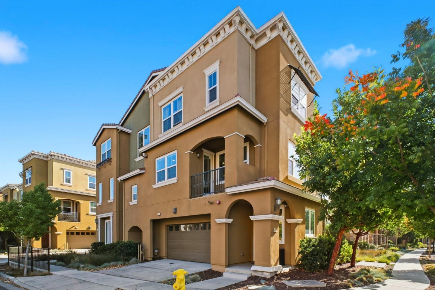 Detail Gallery Image 2 of 37 For 5724 Pandorea Ter, Newark,  CA 94560 - 2 Beds | 2/1 Baths