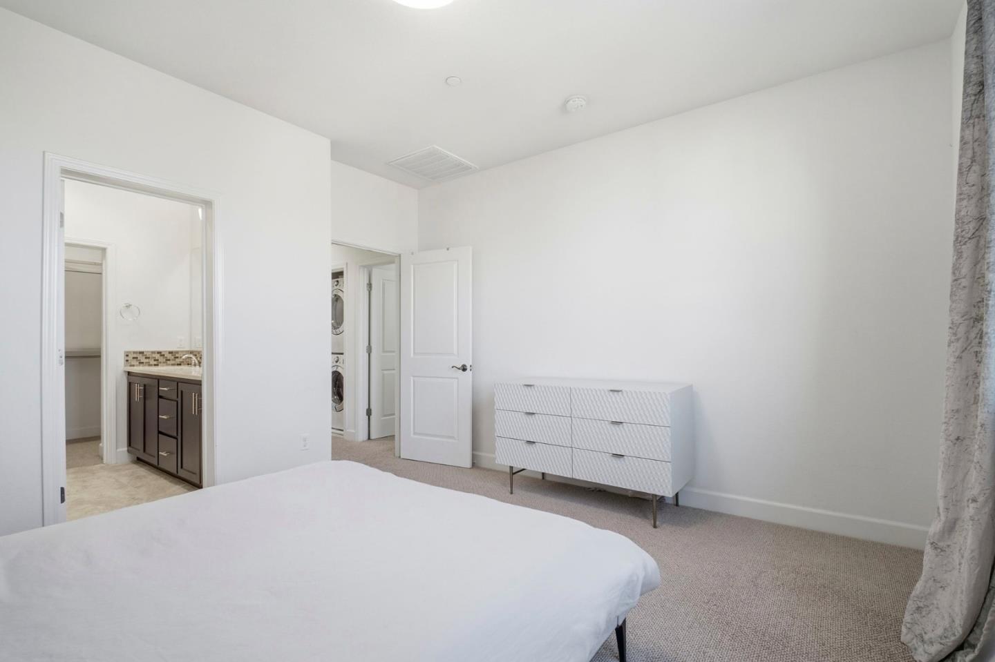 Detail Gallery Image 20 of 37 For 5724 Pandorea Ter, Newark,  CA 94560 - 2 Beds | 2/1 Baths