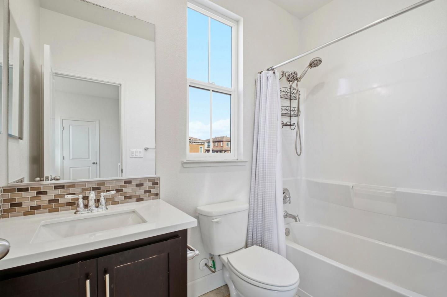 Detail Gallery Image 22 of 37 For 5724 Pandorea Ter, Newark,  CA 94560 - 2 Beds | 2/1 Baths