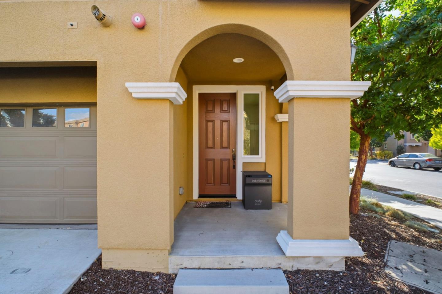 Detail Gallery Image 3 of 37 For 5724 Pandorea Ter, Newark,  CA 94560 - 2 Beds | 2/1 Baths