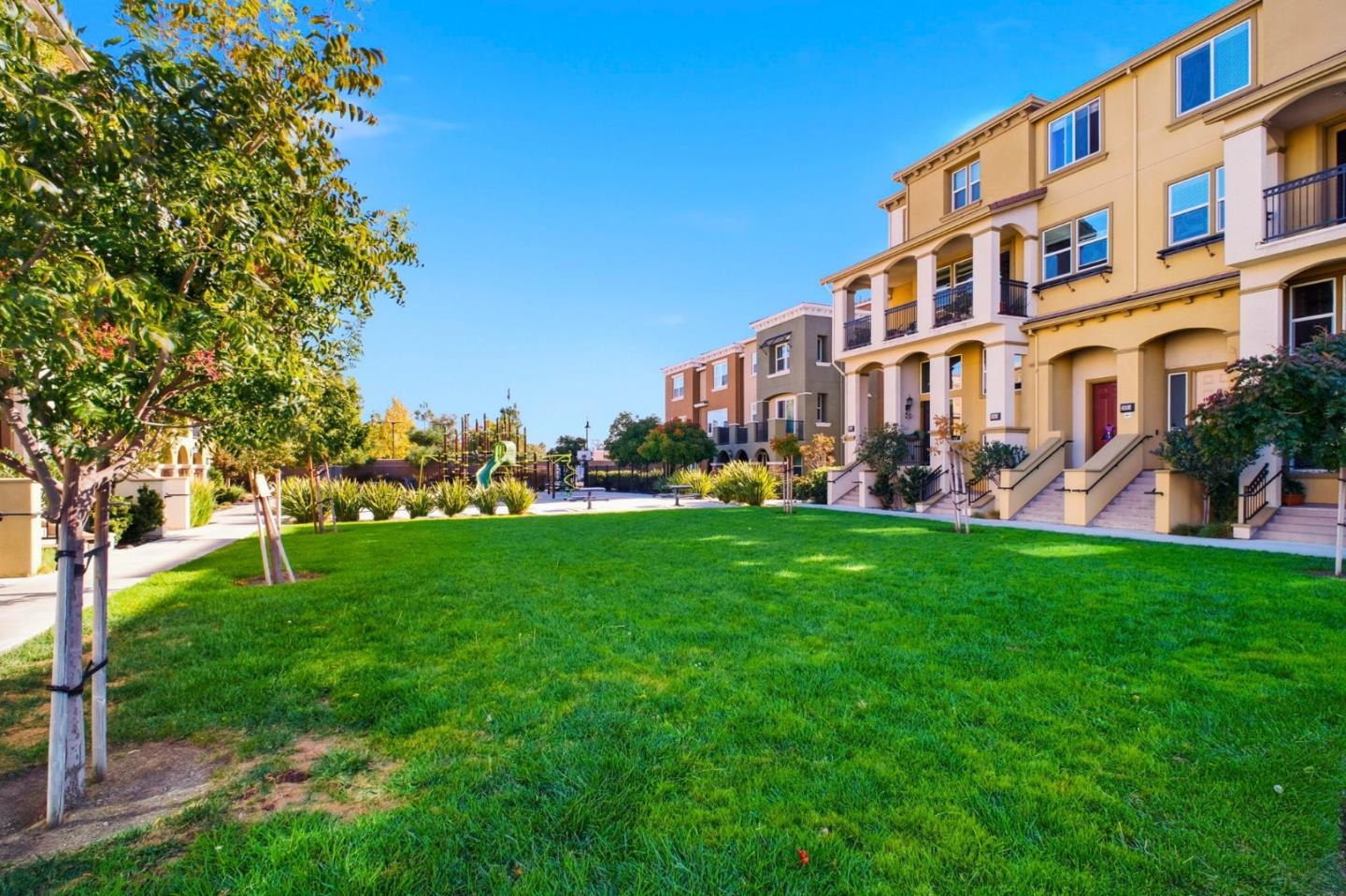 Detail Gallery Image 33 of 37 For 5724 Pandorea Ter, Newark,  CA 94560 - 2 Beds | 2/1 Baths