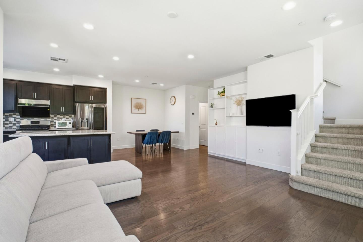 Detail Gallery Image 6 of 37 For 5724 Pandorea Ter, Newark,  CA 94560 - 2 Beds | 2/1 Baths