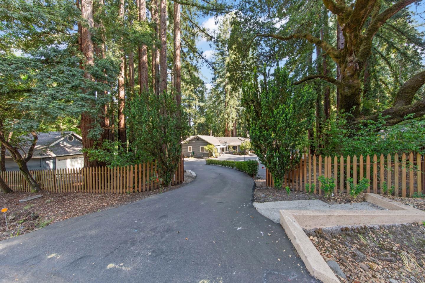 Front Image Thumbnail for ML82027015