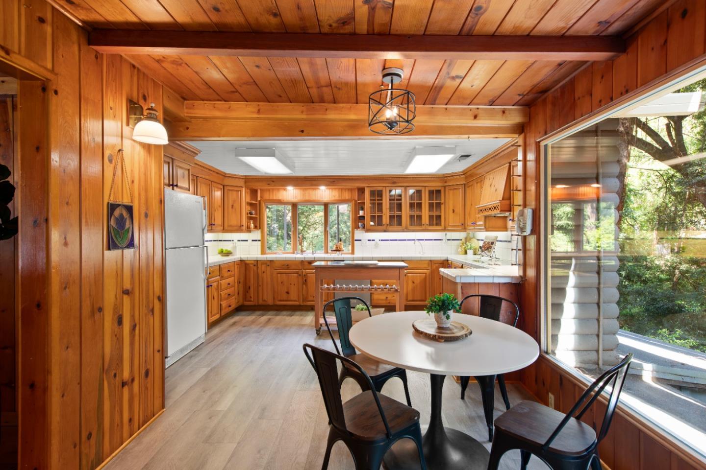 Detail Gallery Image 12 of 53 For 13395 W Park Ave, Boulder Creek,  CA 95006 - 6 Beds | 4 Baths