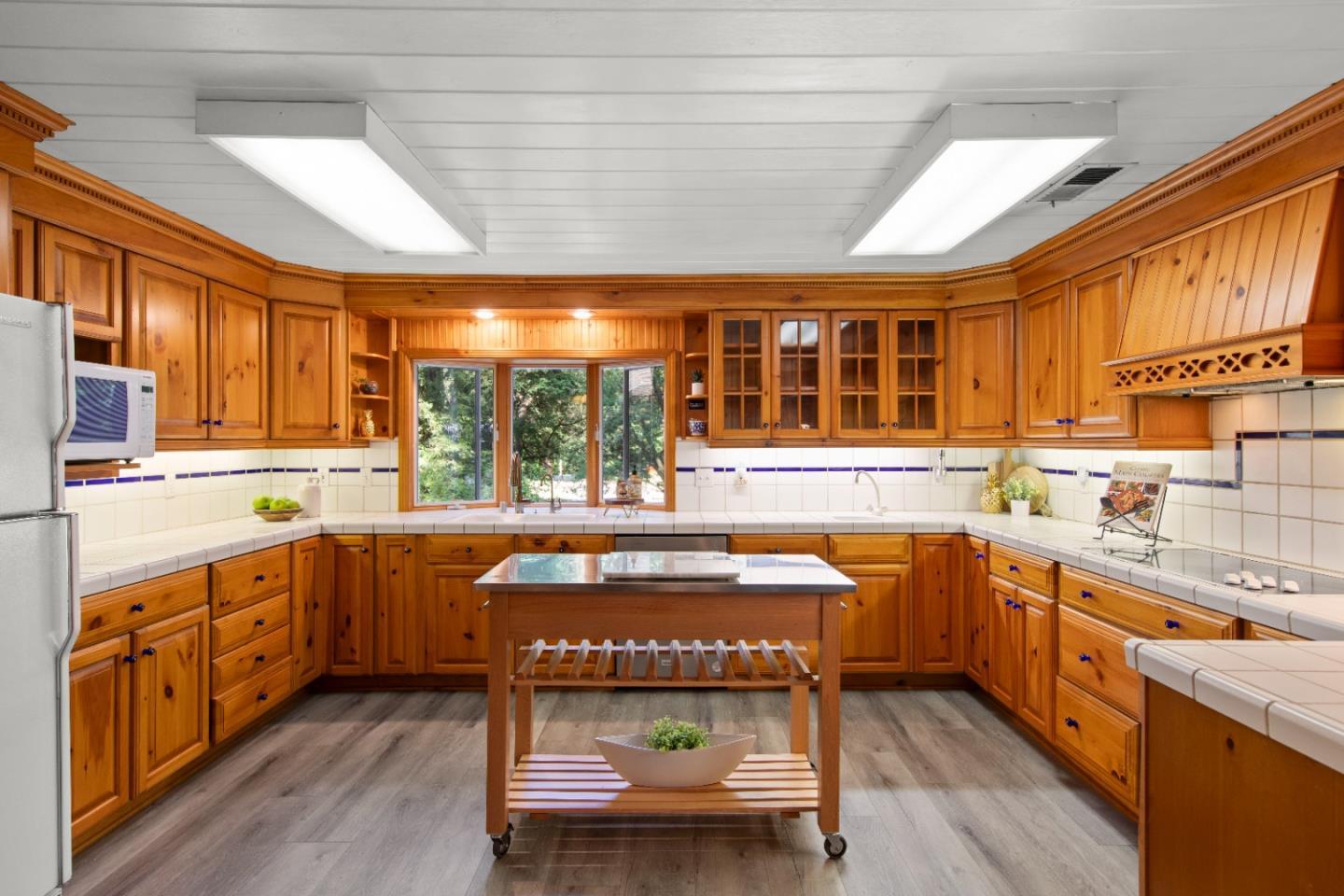 Detail Gallery Image 14 of 53 For 13395 W Park Ave, Boulder Creek,  CA 95006 - 6 Beds | 4 Baths