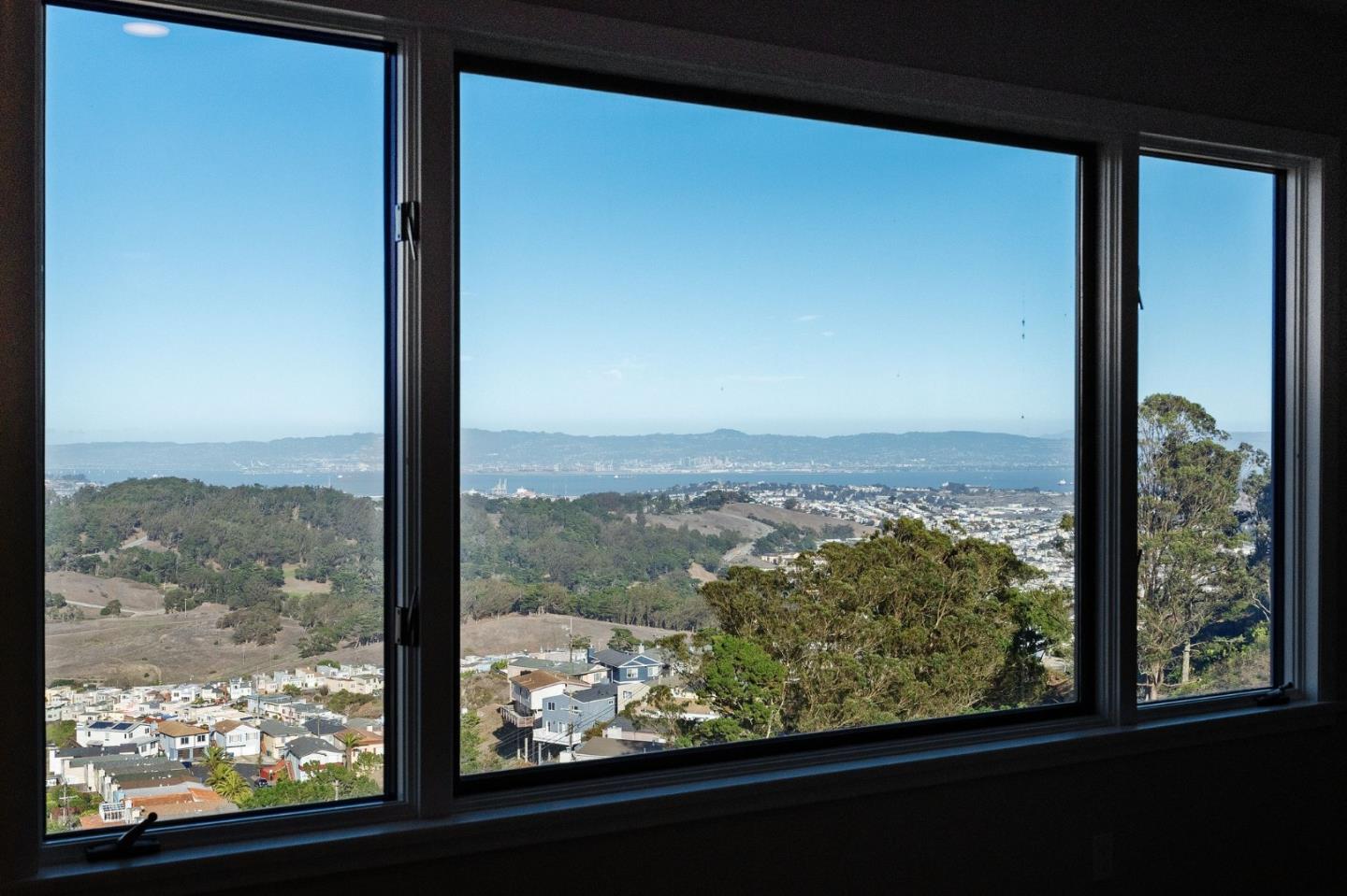 Detail Gallery Image 28 of 39 For 88 Alta Vista Way, Daly City,  CA 94014 - 2 Beds | 2 Baths