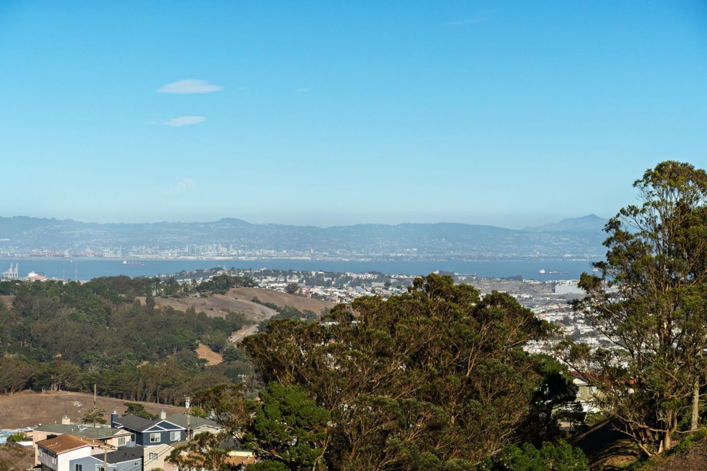 Detail Gallery Image 38 of 39 For 88 Alta Vista Way, Daly City,  CA 94014 - 2 Beds | 2 Baths