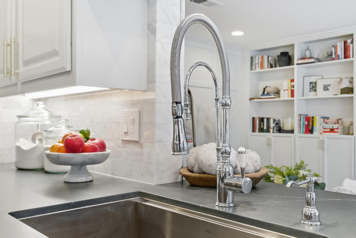 Detail Gallery Image 13 of 24 For 20 Willow Rd #7,  Menlo Park,  CA 94025 - 1 Beds | 1 Baths