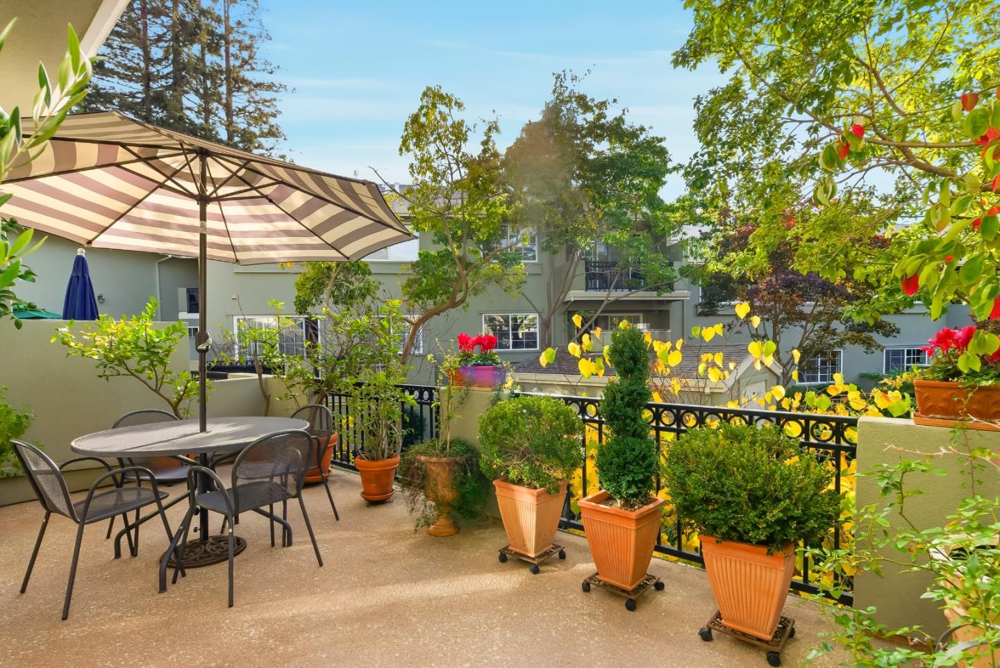 Detail Gallery Image 18 of 24 For 20 Willow Rd #7,  Menlo Park,  CA 94025 - 1 Beds | 1 Baths