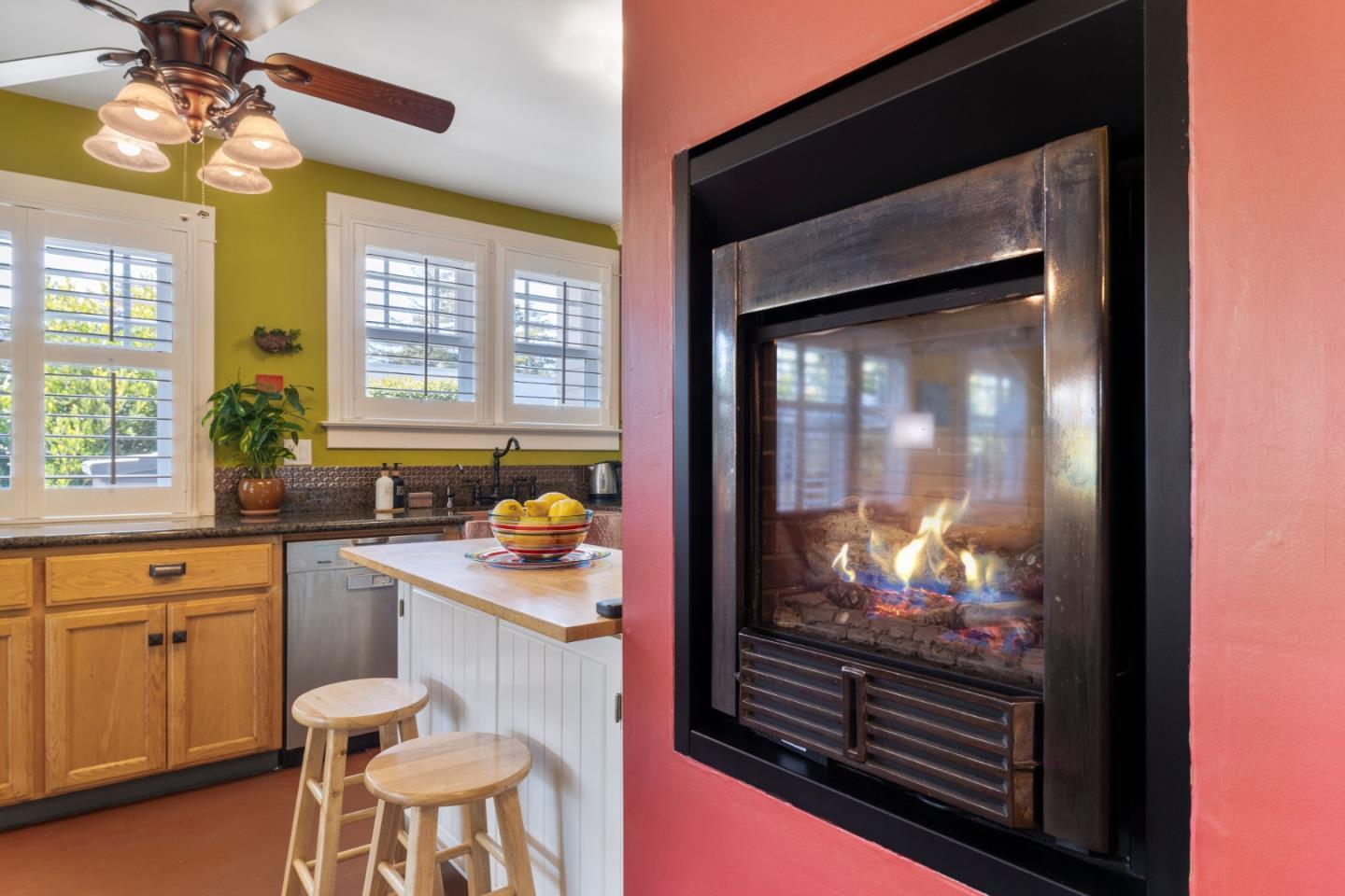 Detail Gallery Image 14 of 40 For 113 Washburn Ave, Santa Cruz,  CA 95060 - 2 Beds | 1/1 Baths