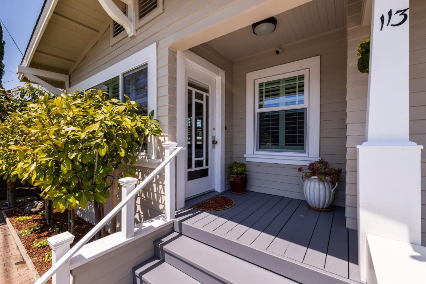Detail Gallery Image 4 of 40 For 113 Washburn Ave, Santa Cruz,  CA 95060 - 2 Beds | 1/1 Baths