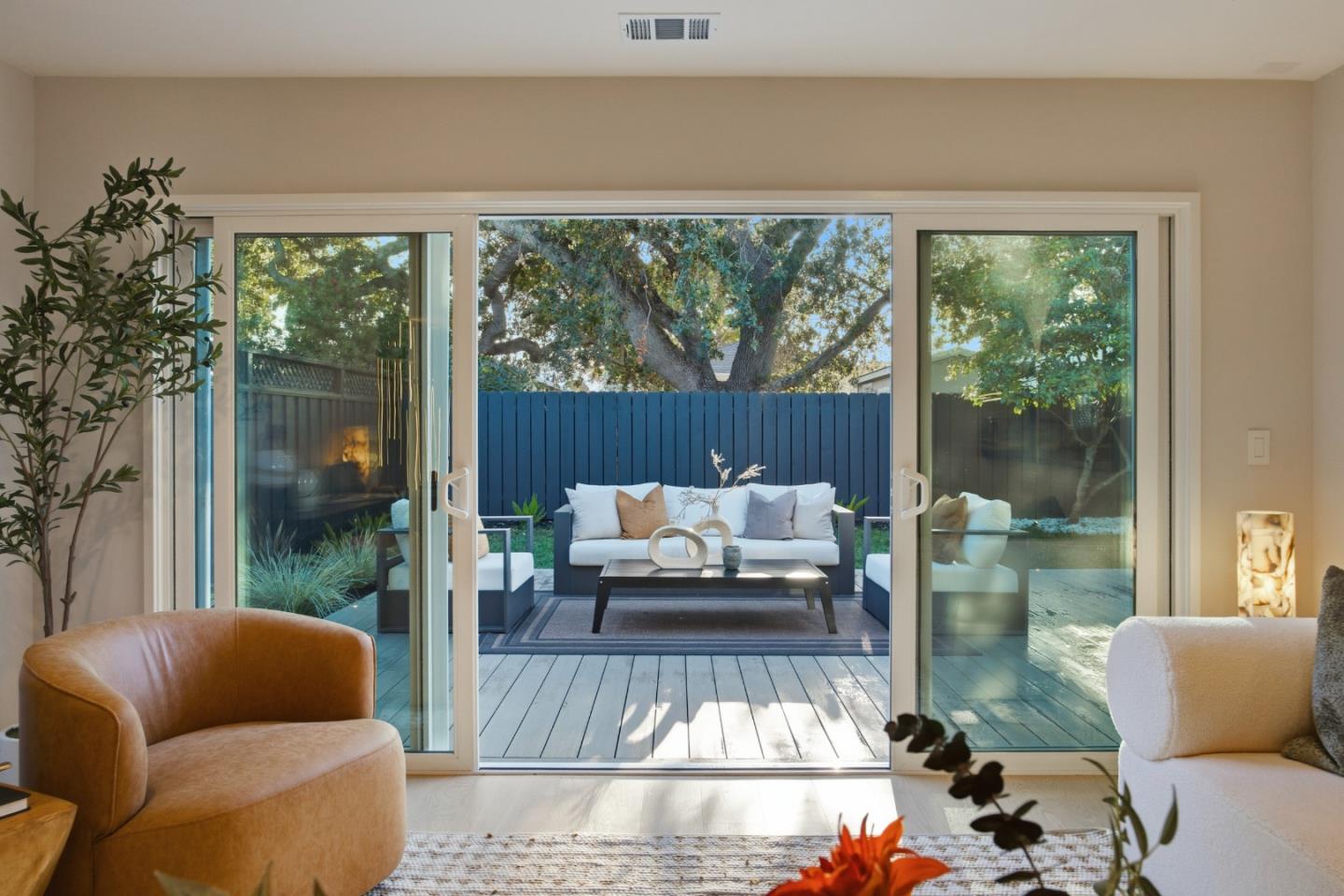 Detail Gallery Image 11 of 50 For 1316 Elm St, San Carlos,  CA 94070 - 4 Beds | 3 Baths