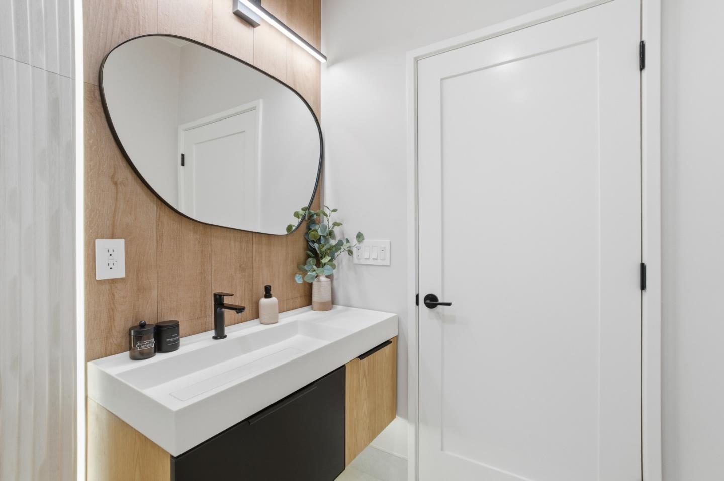 Detail Gallery Image 29 of 50 For 1316 Elm St, San Carlos,  CA 94070 - 4 Beds | 3 Baths