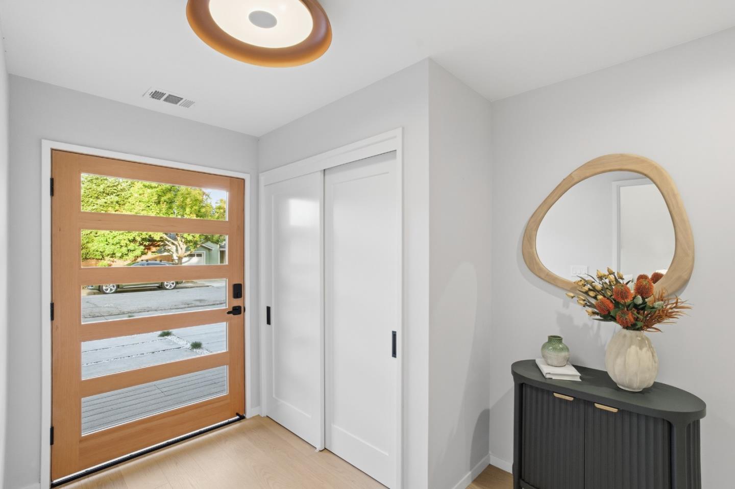 Detail Gallery Image 3 of 50 For 1316 Elm St, San Carlos,  CA 94070 - 4 Beds | 3 Baths