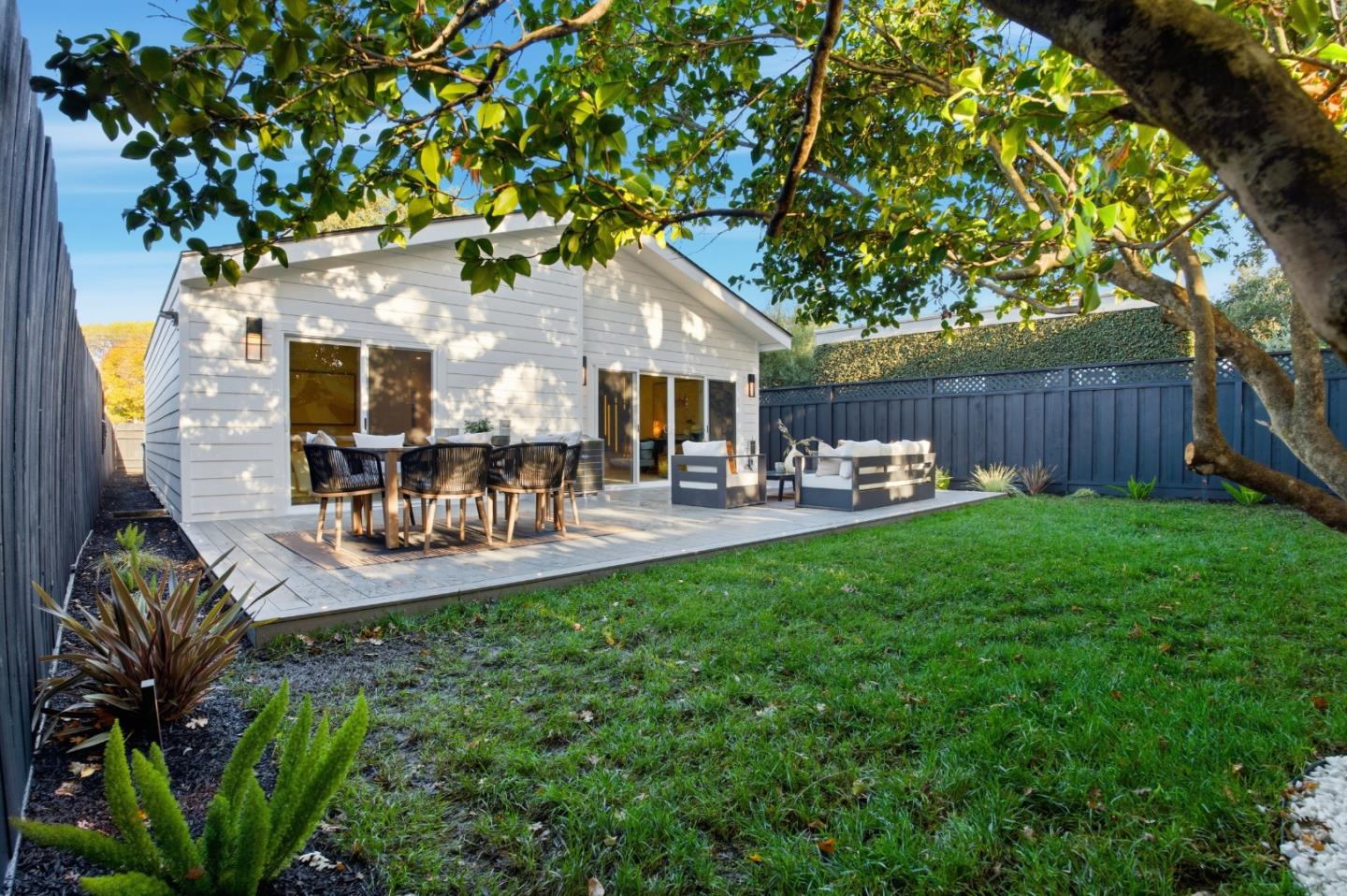 Detail Gallery Image 37 of 50 For 1316 Elm St, San Carlos,  CA 94070 - 4 Beds | 3 Baths