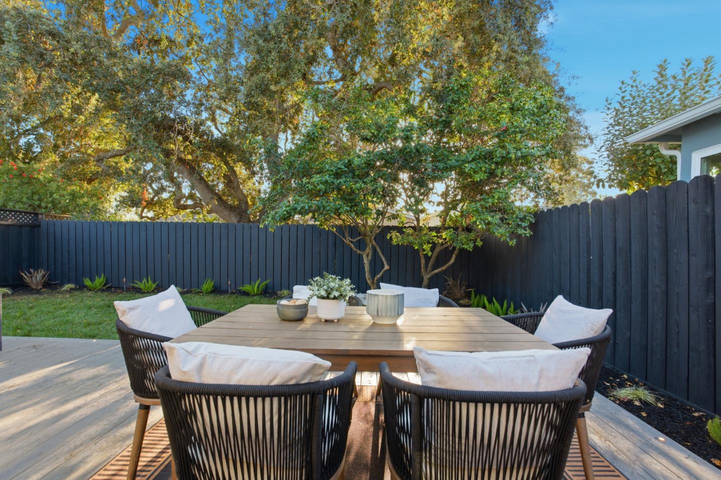 Detail Gallery Image 39 of 50 For 1316 Elm St, San Carlos,  CA 94070 - 4 Beds | 3 Baths