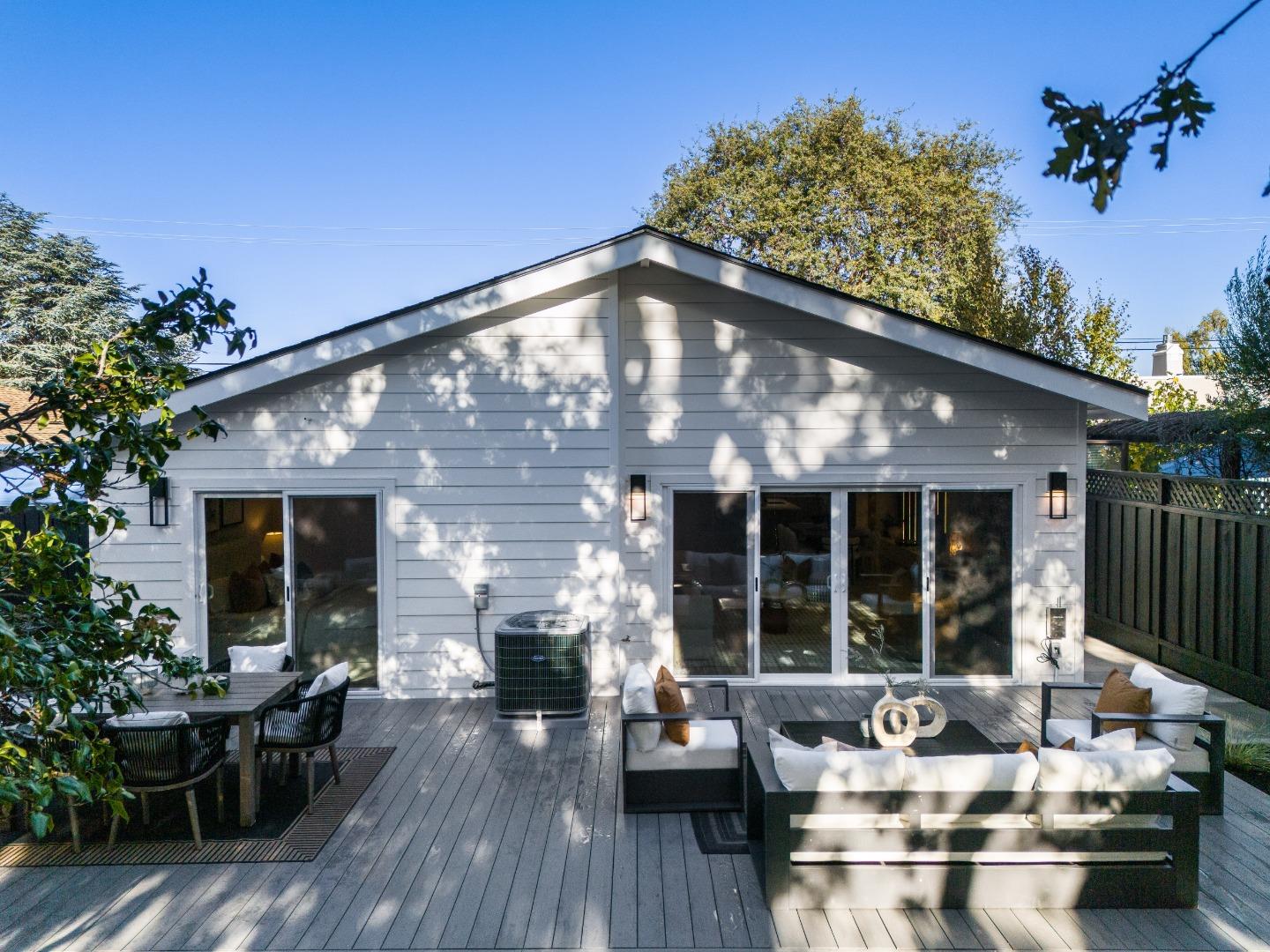 Detail Gallery Image 49 of 50 For 1316 Elm St, San Carlos,  CA 94070 - 4 Beds | 3 Baths