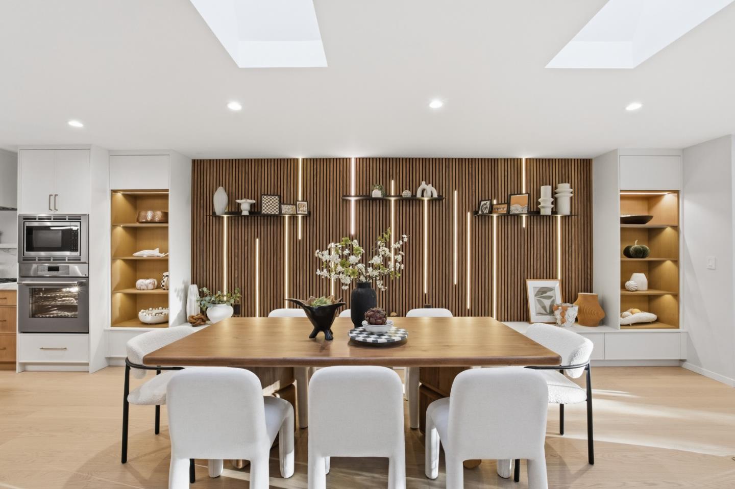 Detail Gallery Image 8 of 50 For 1316 Elm St, San Carlos,  CA 94070 - 4 Beds | 3 Baths