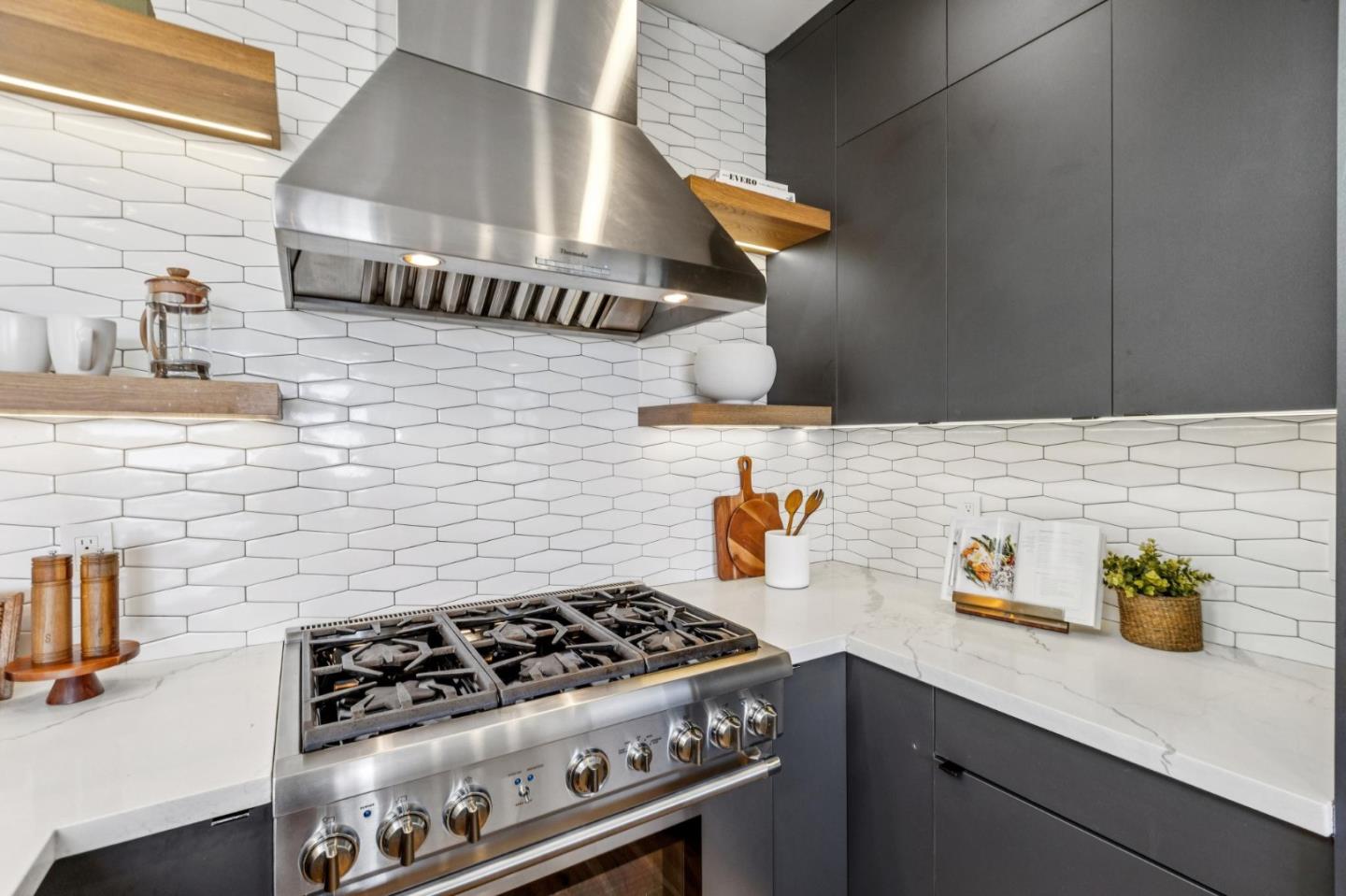 Detail Gallery Image 44 of 125 For 2271 40th Ave, San Francisco,  CA 94116 - 4 Beds | 4 Baths