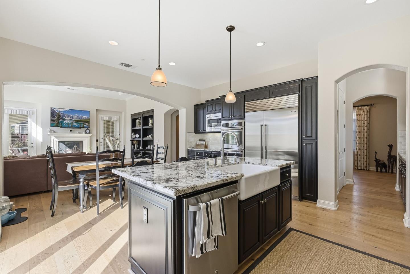 Detail Gallery Image 12 of 56 For 18253 Solano Pl, Morgan Hill,  CA 95037 - 5 Beds | 4/1 Baths