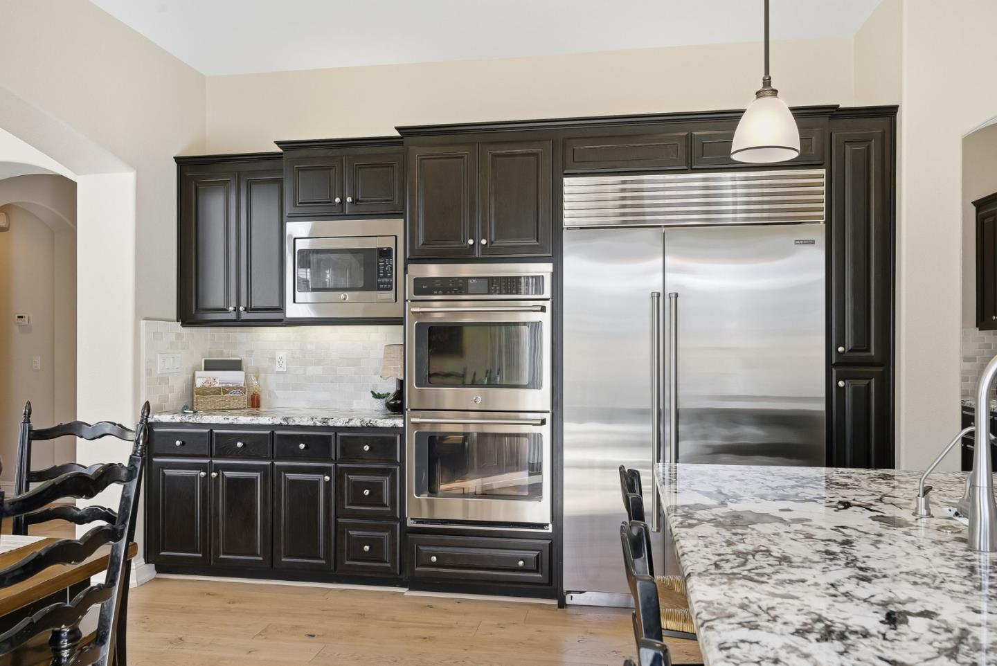 Detail Gallery Image 13 of 56 For 18253 Solano Pl, Morgan Hill,  CA 95037 - 5 Beds | 4/1 Baths