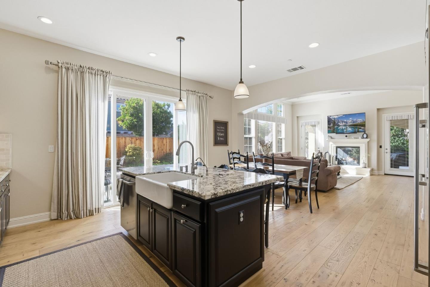 Detail Gallery Image 18 of 56 For 18253 Solano Pl, Morgan Hill,  CA 95037 - 5 Beds | 4/1 Baths