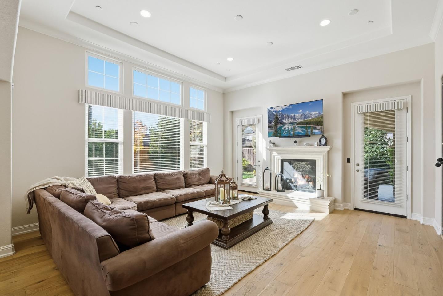 Detail Gallery Image 20 of 56 For 18253 Solano Pl, Morgan Hill,  CA 95037 - 5 Beds | 4/1 Baths