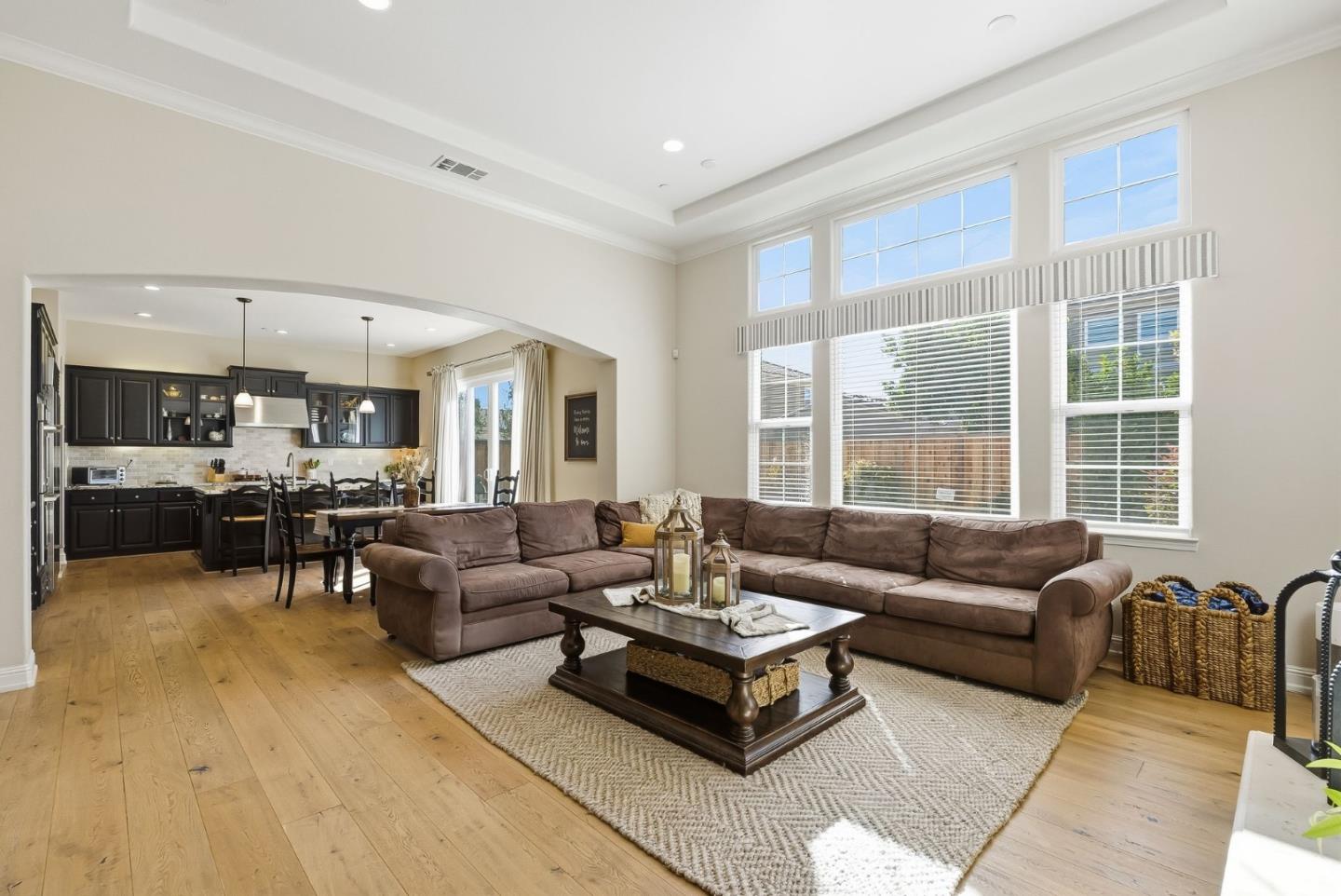 Detail Gallery Image 21 of 56 For 18253 Solano Pl, Morgan Hill,  CA 95037 - 5 Beds | 4/1 Baths