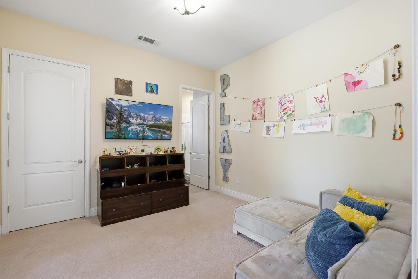 Detail Gallery Image 25 of 56 For 18253 Solano Pl, Morgan Hill,  CA 95037 - 5 Beds | 4/1 Baths