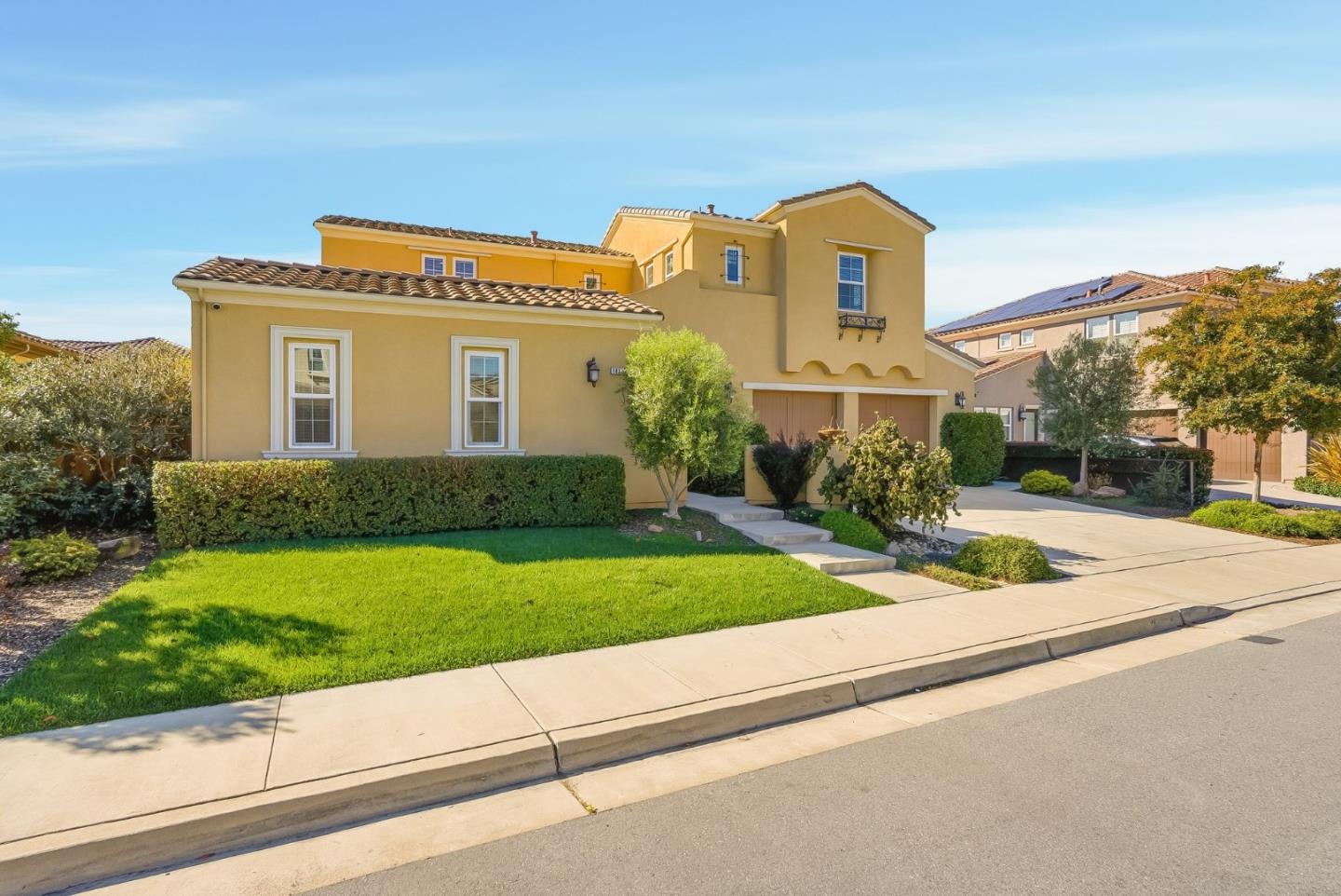 Detail Gallery Image 3 of 56 For 18253 Solano Pl, Morgan Hill,  CA 95037 - 5 Beds | 4/1 Baths