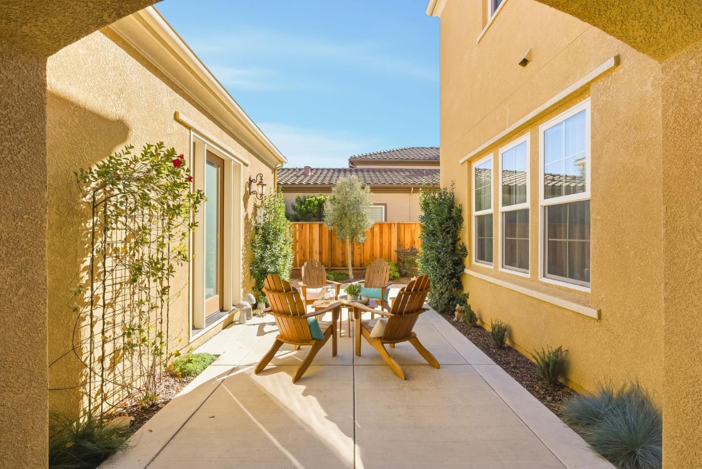 Detail Gallery Image 40 of 56 For 18253 Solano Pl, Morgan Hill,  CA 95037 - 5 Beds | 4/1 Baths