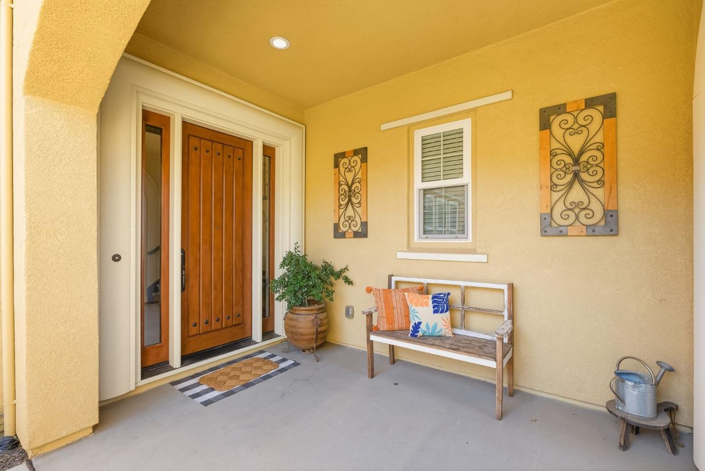 Detail Gallery Image 6 of 56 For 18253 Solano Pl, Morgan Hill,  CA 95037 - 5 Beds | 4/1 Baths