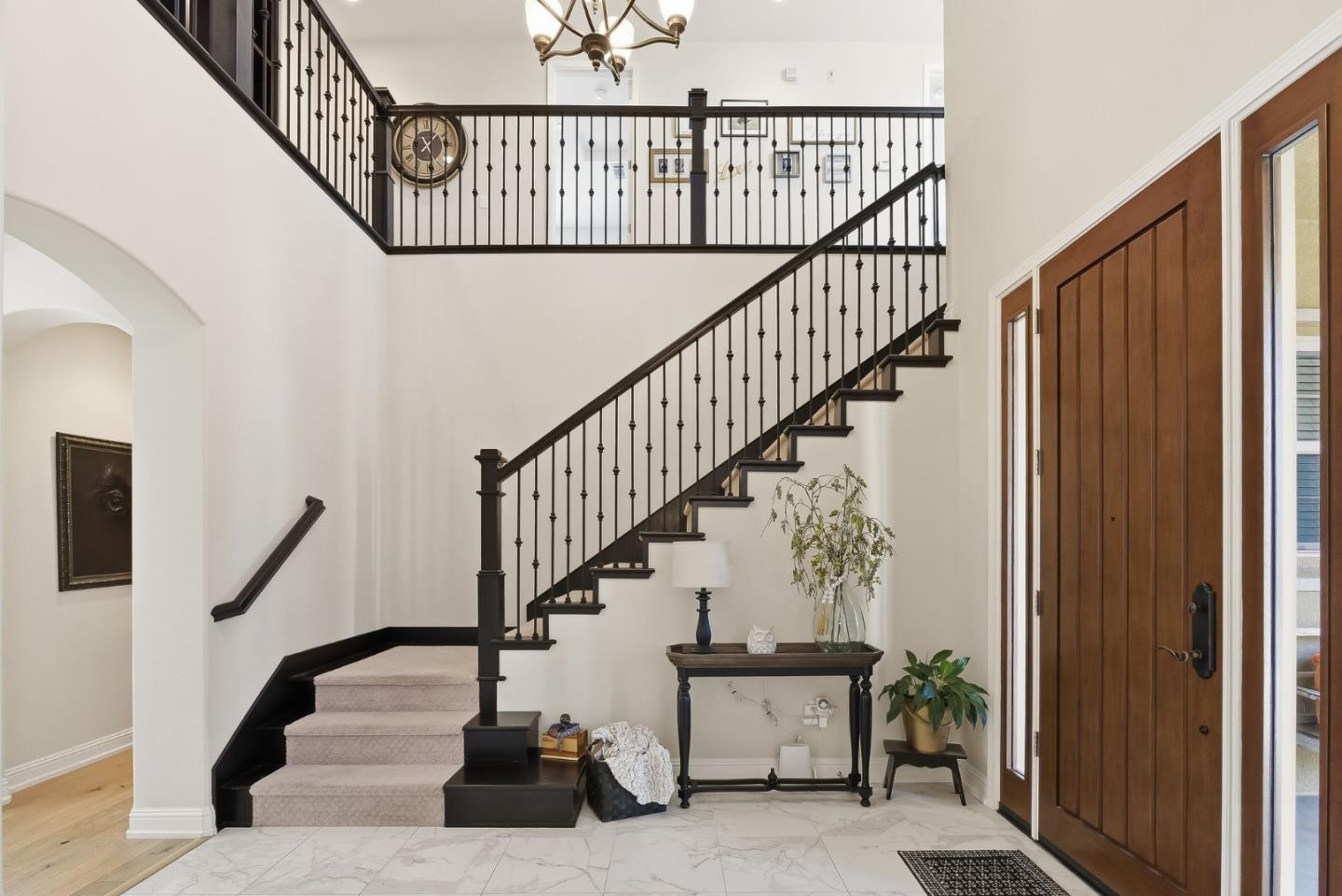 Detail Gallery Image 8 of 56 For 18253 Solano Pl, Morgan Hill,  CA 95037 - 5 Beds | 4/1 Baths