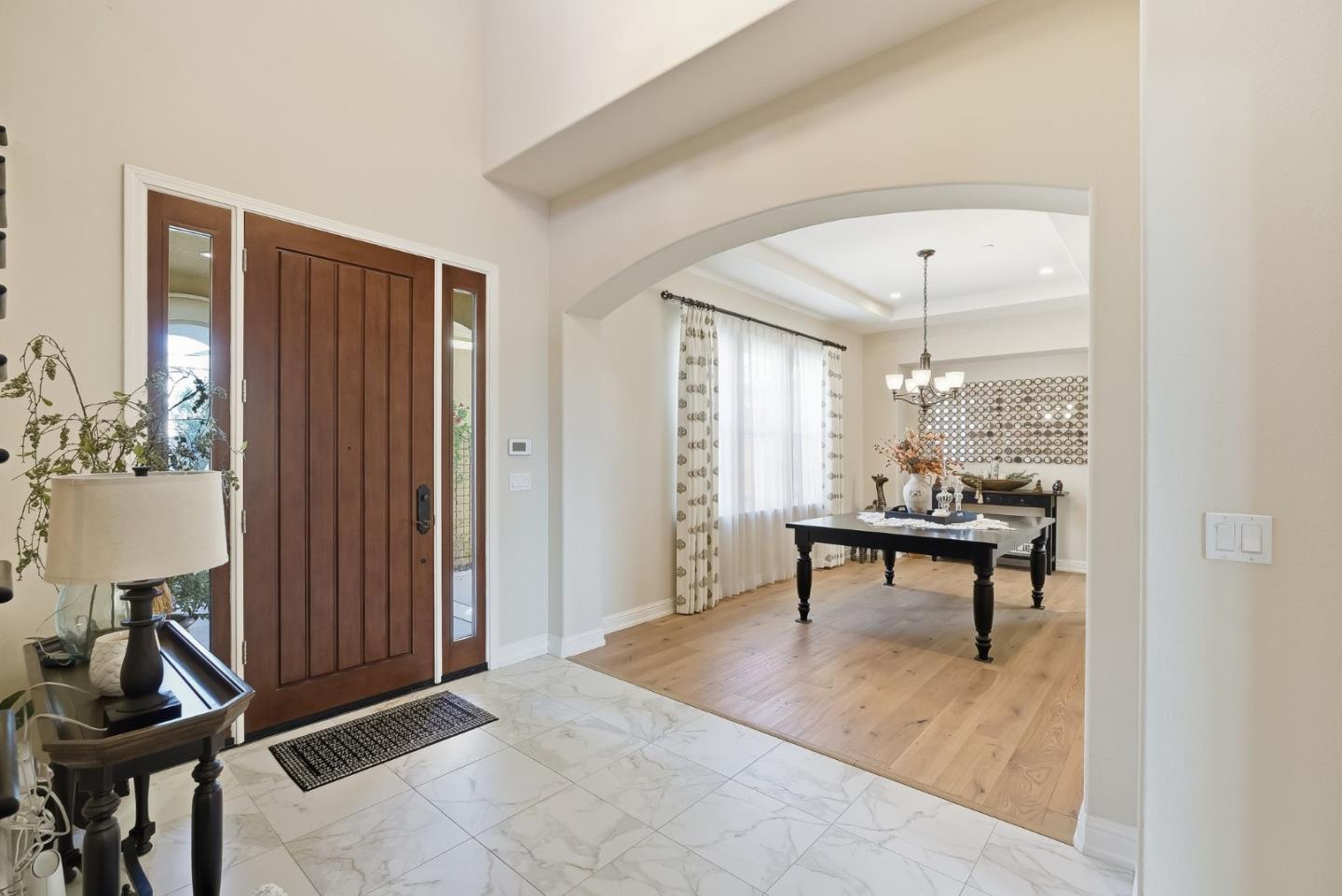 Detail Gallery Image 9 of 56 For 18253 Solano Pl, Morgan Hill,  CA 95037 - 5 Beds | 4/1 Baths