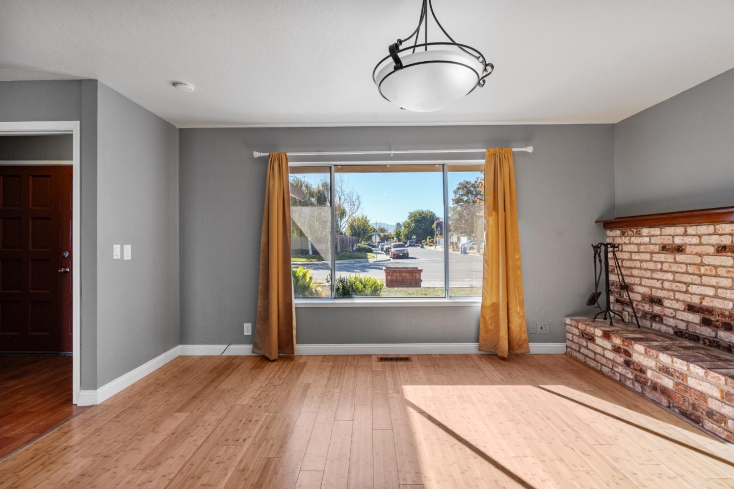 Detail Gallery Image 10 of 34 For 60 Knight Ln, Hollister,  CA 95023 - 4 Beds | 2 Baths