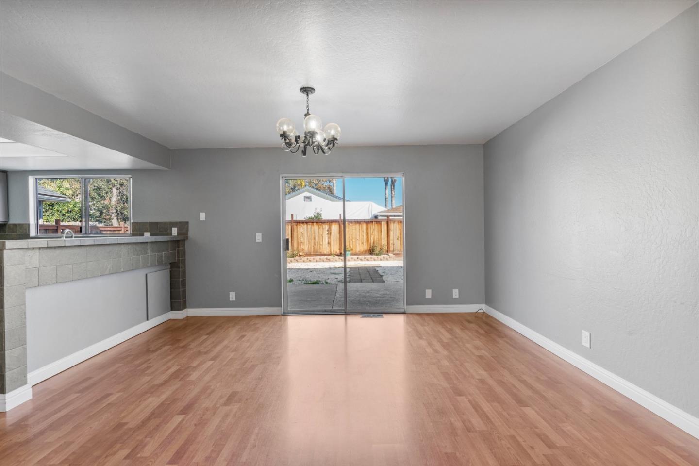 Detail Gallery Image 11 of 34 For 60 Knight Ln, Hollister,  CA 95023 - 4 Beds | 2 Baths