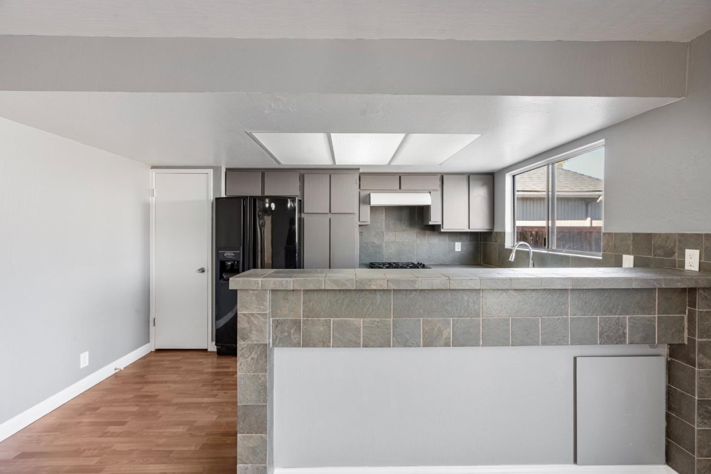 Detail Gallery Image 14 of 34 For 60 Knight Ln, Hollister,  CA 95023 - 4 Beds | 2 Baths