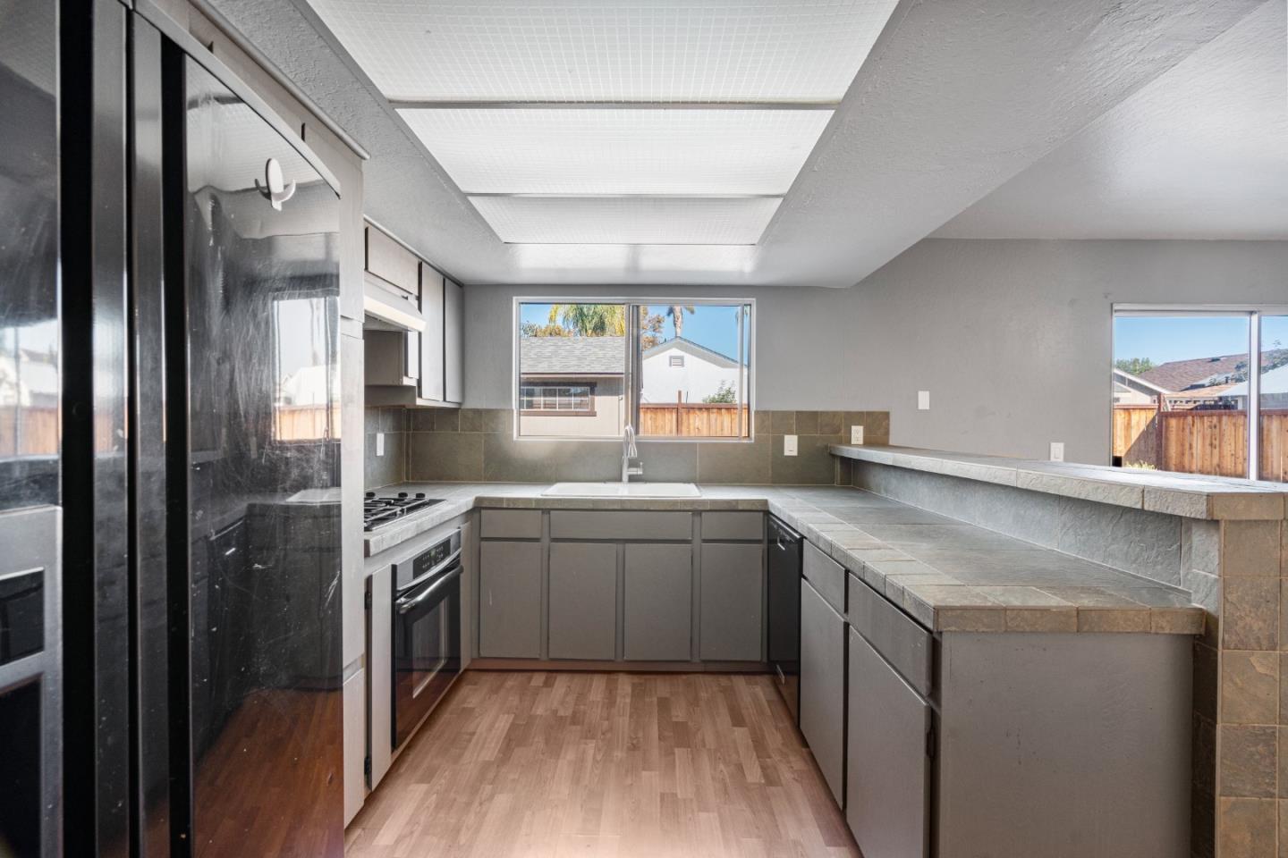 Detail Gallery Image 16 of 34 For 60 Knight Ln, Hollister,  CA 95023 - 4 Beds | 2 Baths