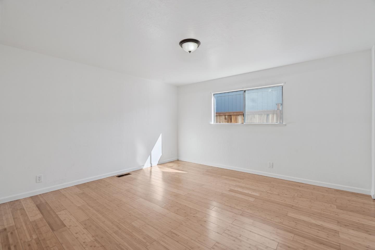 Detail Gallery Image 21 of 34 For 60 Knight Ln, Hollister,  CA 95023 - 4 Beds | 2 Baths