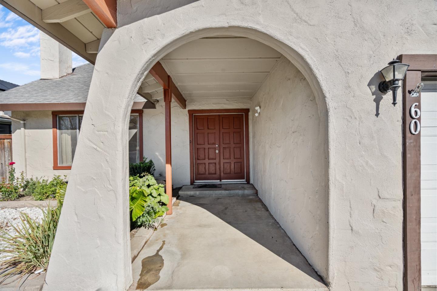 Detail Gallery Image 4 of 34 For 60 Knight Ln, Hollister,  CA 95023 - 4 Beds | 2 Baths