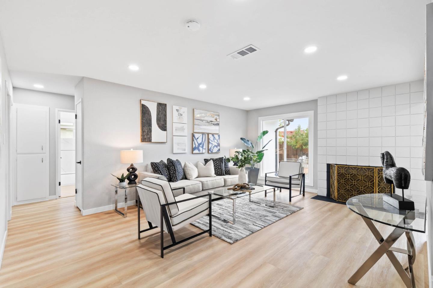 Detail Gallery Image 3 of 20 For 5911 Snell Ave, San Jose,  CA 95123 - 3 Beds | 2 Baths