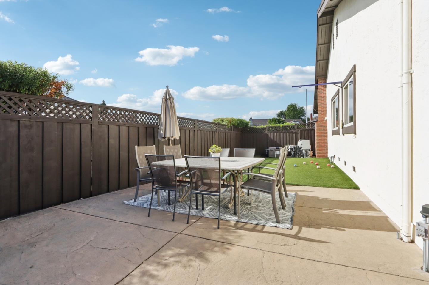 Detail Gallery Image 25 of 36 For 1100 Ramblewood Way, San Mateo,  CA 94403 - 3 Beds | 2 Baths