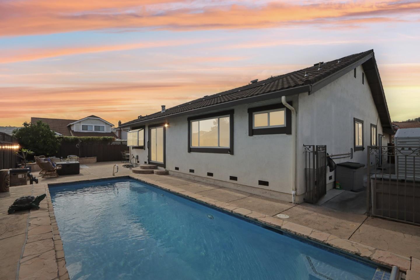 Detail Gallery Image 32 of 36 For 1100 Ramblewood Way, San Mateo,  CA 94403 - 3 Beds | 2 Baths