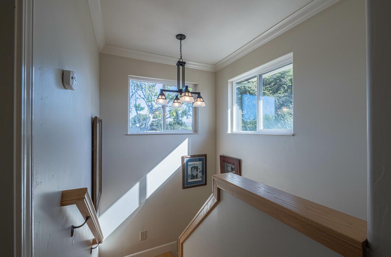 Detail Gallery Image 33 of 43 For 517 College Dr, Salinas,  CA 93901 - 4 Beds | 3 Baths