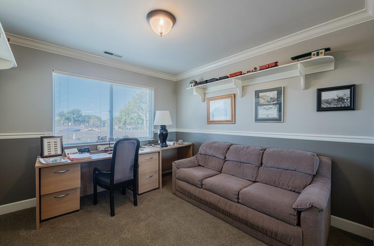 Detail Gallery Image 34 of 43 For 517 College Dr, Salinas,  CA 93901 - 4 Beds | 3 Baths