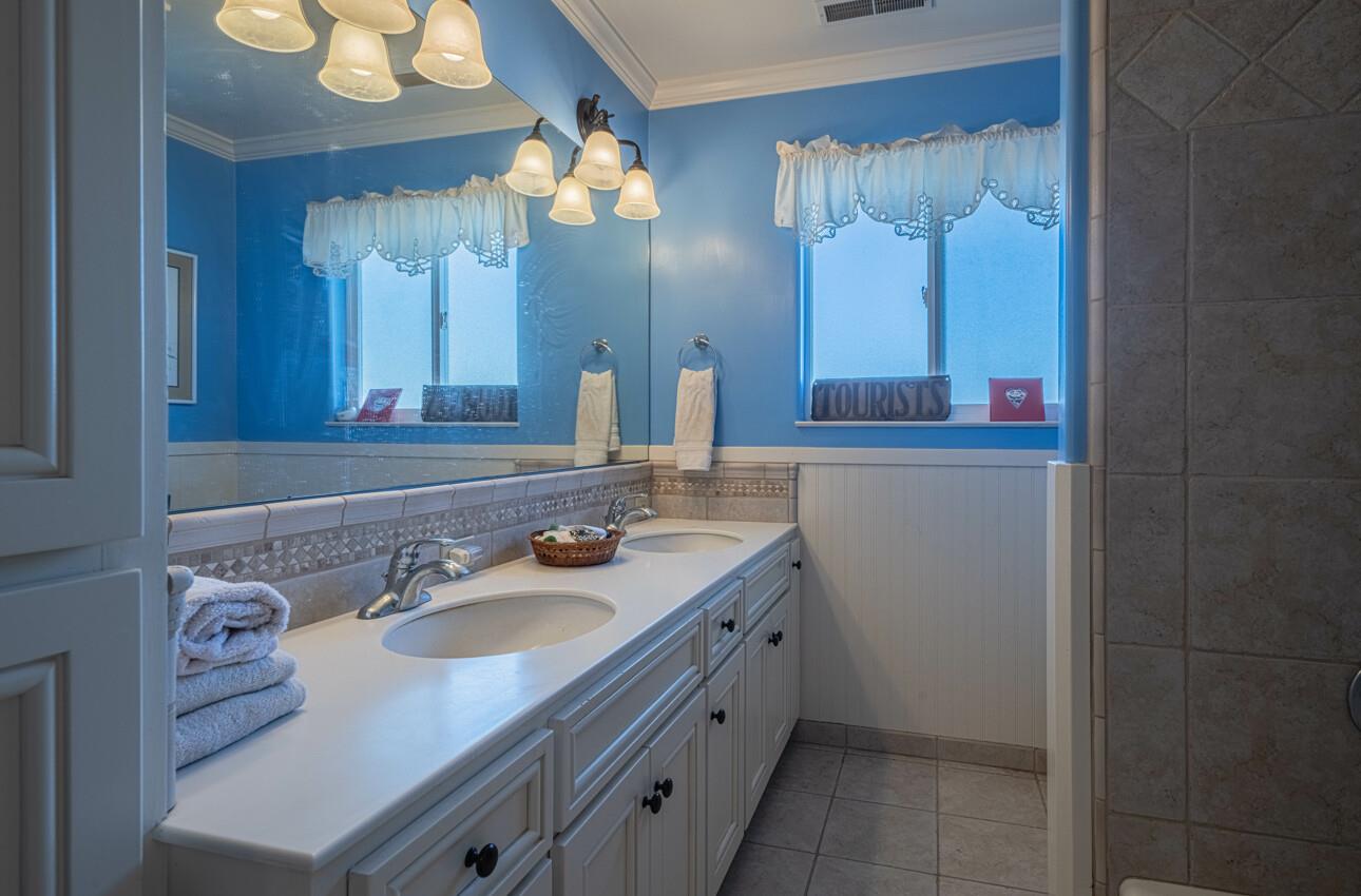 Detail Gallery Image 38 of 43 For 517 College Dr, Salinas,  CA 93901 - 4 Beds | 3 Baths